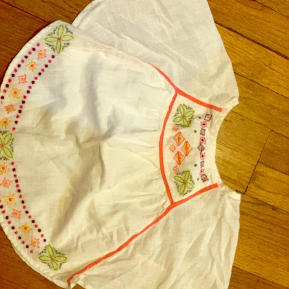 Embroidered girls top